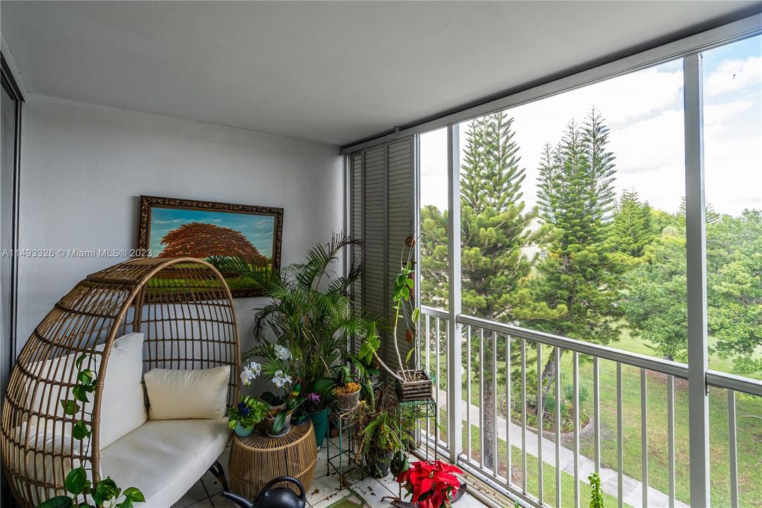 Недавно продано: $200,000 (2 спален, 2 ванн, 1192 Квадратных фут)