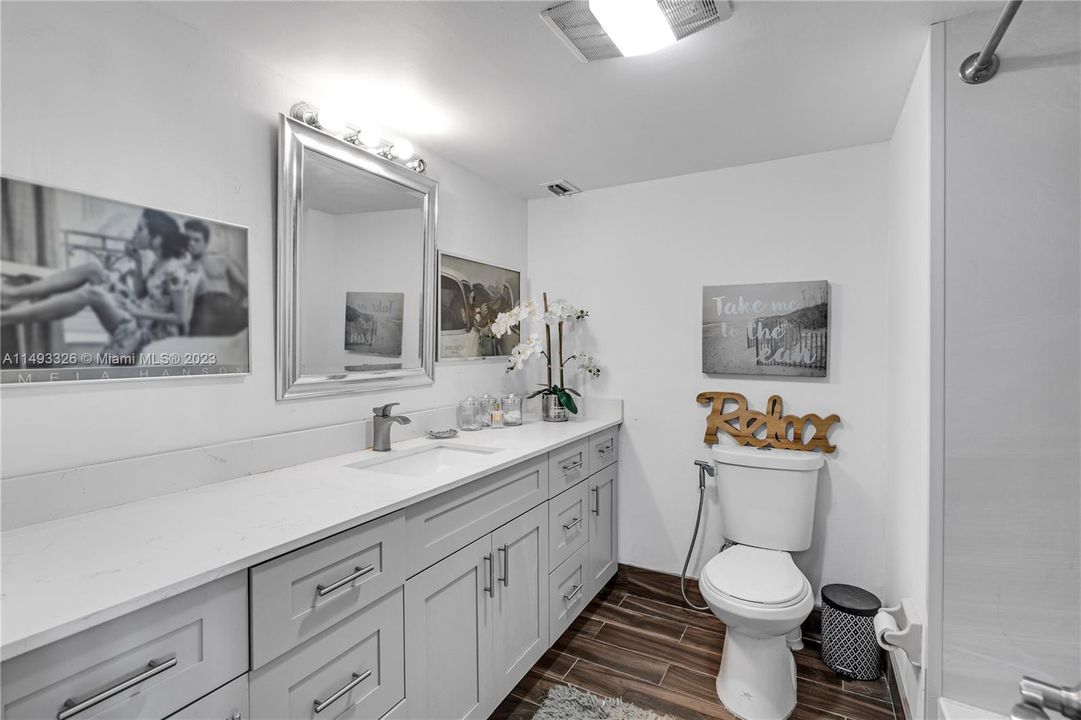 Недавно продано: $200,000 (2 спален, 2 ванн, 1192 Квадратных фут)