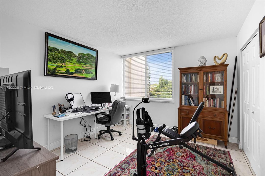 Недавно продано: $200,000 (2 спален, 2 ванн, 1192 Квадратных фут)