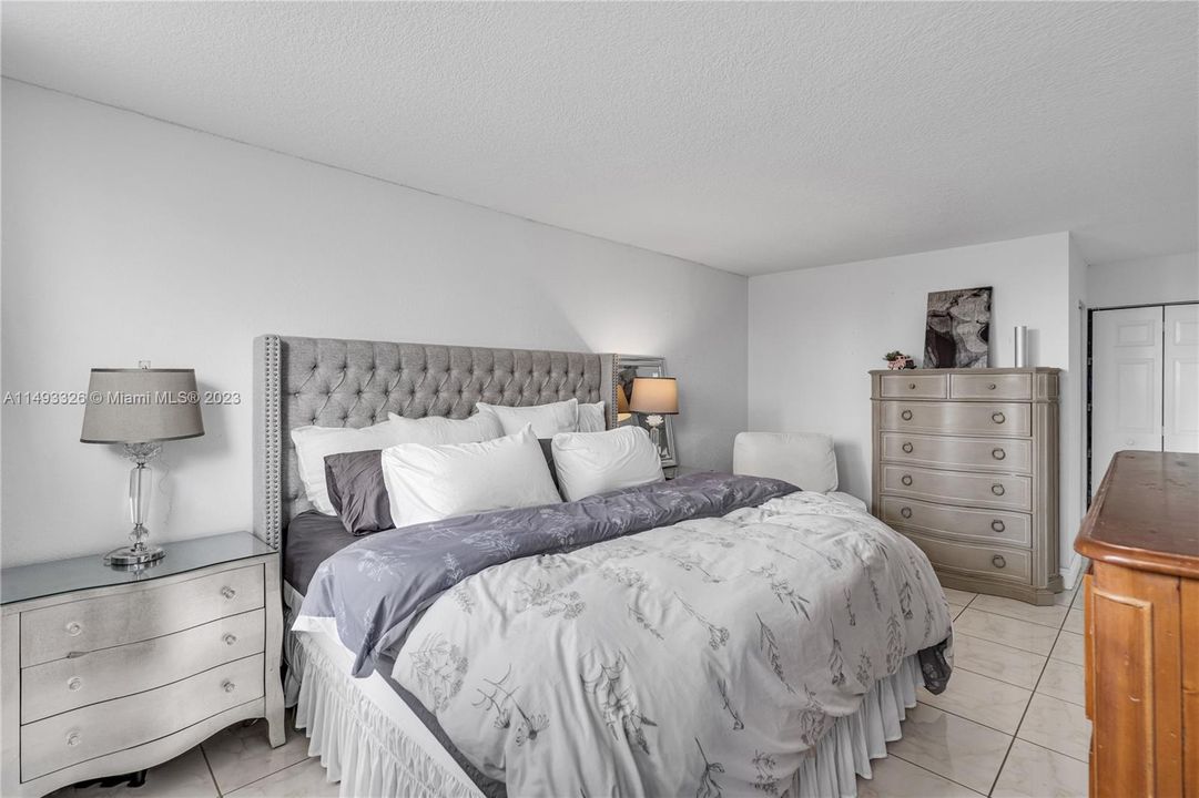 Недавно продано: $200,000 (2 спален, 2 ванн, 1192 Квадратных фут)