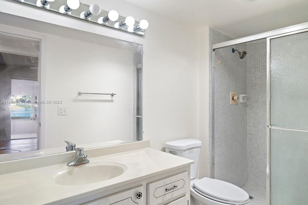 Recently Sold: $162,000 (2 beds, 2 baths, 983 Square Feet)