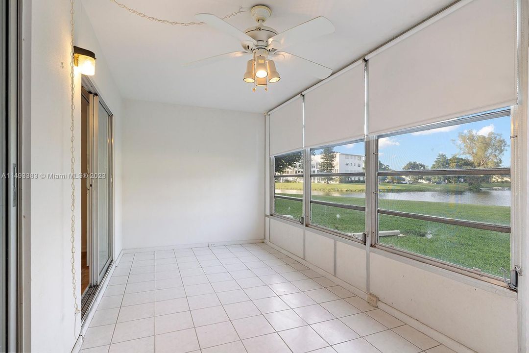 Recently Sold: $162,000 (2 beds, 2 baths, 983 Square Feet)