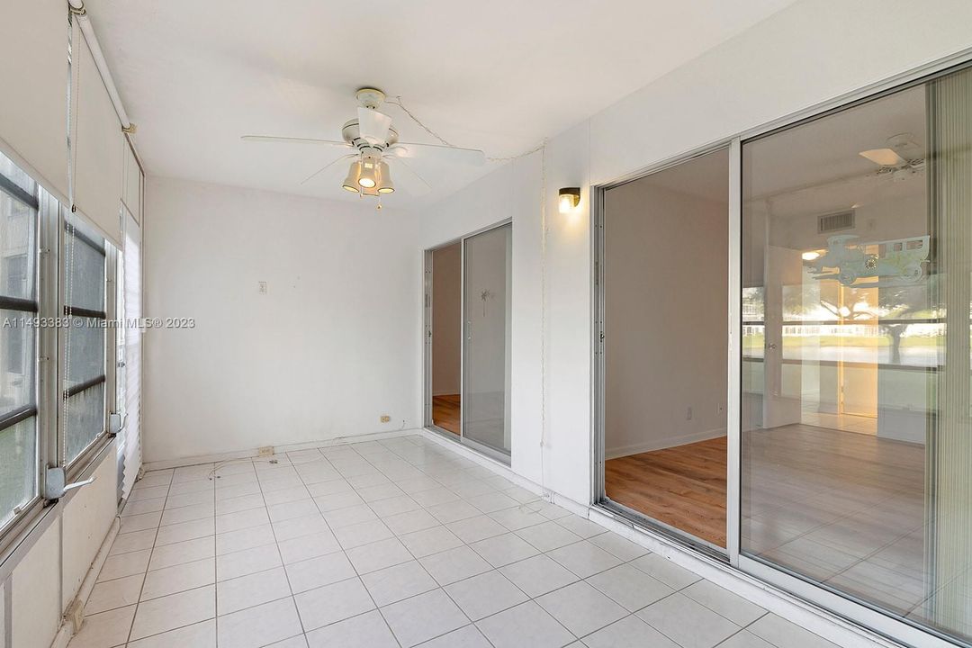 Recently Sold: $162,000 (2 beds, 2 baths, 983 Square Feet)