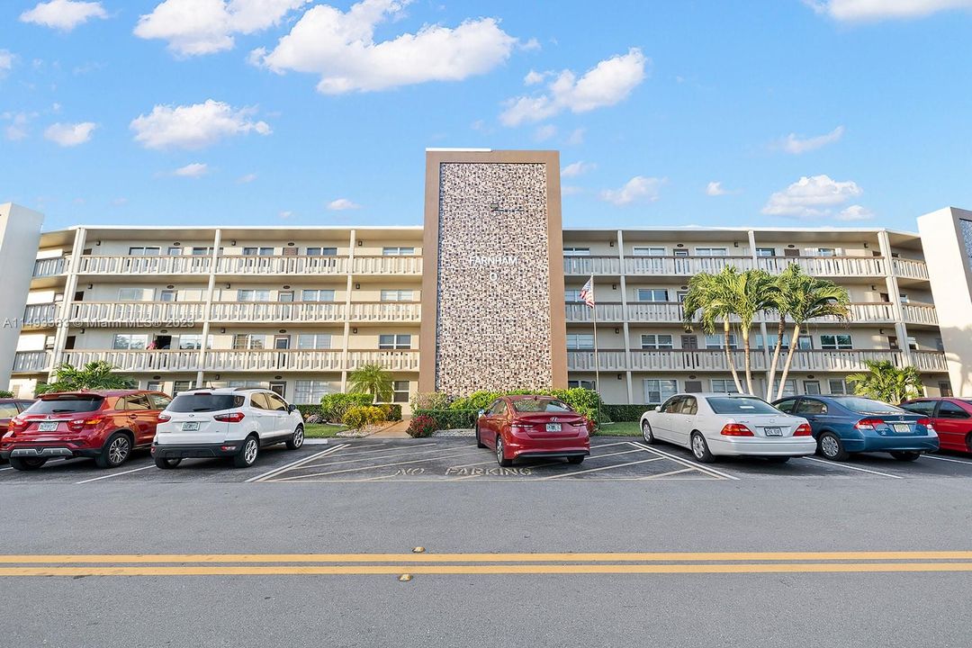 Recently Sold: $162,000 (2 beds, 2 baths, 983 Square Feet)