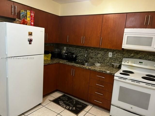 Recently Sold: $289,900 (3 beds, 1 baths, 1019 Square Feet)