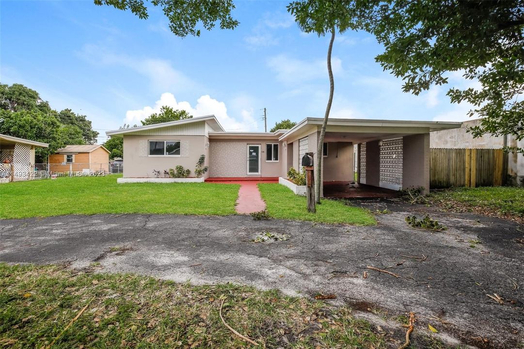 Недавно продано: $549,000 (3 спален, 2 ванн, 1590 Квадратных фут)