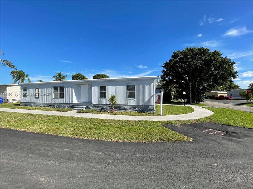 Недавно продано: $290,000 (3 спален, 2 ванн, 1496 Квадратных фут)