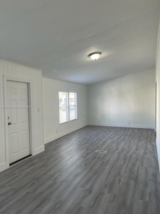 Недавно продано: $290,000 (3 спален, 2 ванн, 1496 Квадратных фут)