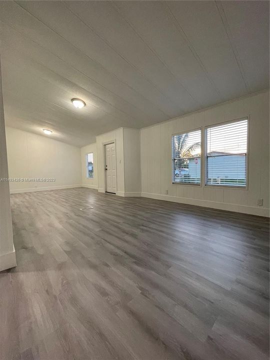 Недавно продано: $290,000 (3 спален, 2 ванн, 1496 Квадратных фут)