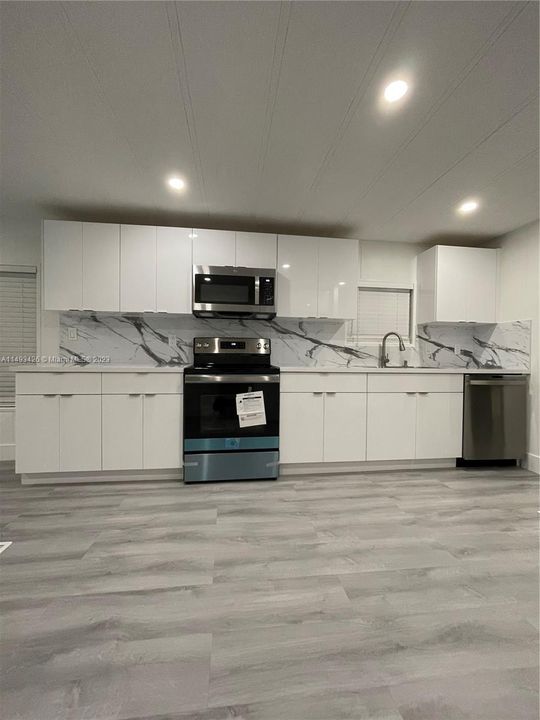 Недавно продано: $290,000 (3 спален, 2 ванн, 1496 Квадратных фут)