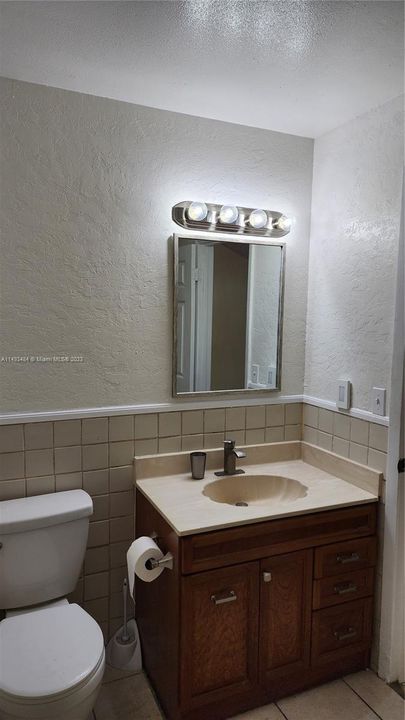 最近售出: $235,900 (3 贝兹, 1 浴室, 1352 平方英尺)