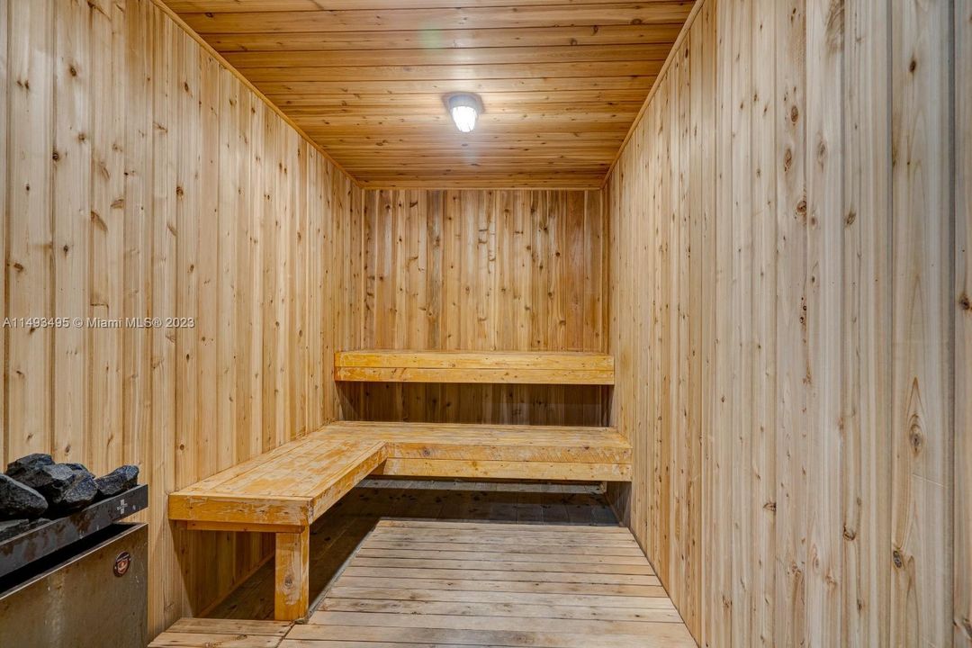 Недавно продано: $349,000 (2 спален, 2 ванн, 1150 Квадратных фут)