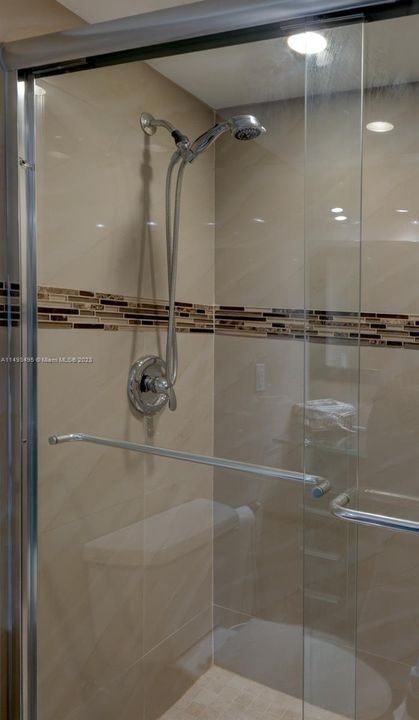 Недавно продано: $349,000 (2 спален, 2 ванн, 1150 Квадратных фут)