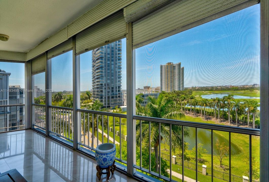 Недавно продано: $349,000 (2 спален, 2 ванн, 1150 Квадратных фут)