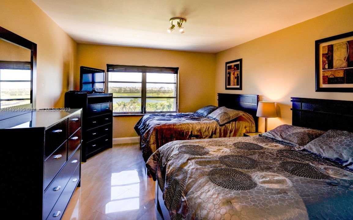 Недавно продано: $349,000 (2 спален, 2 ванн, 1150 Квадратных фут)