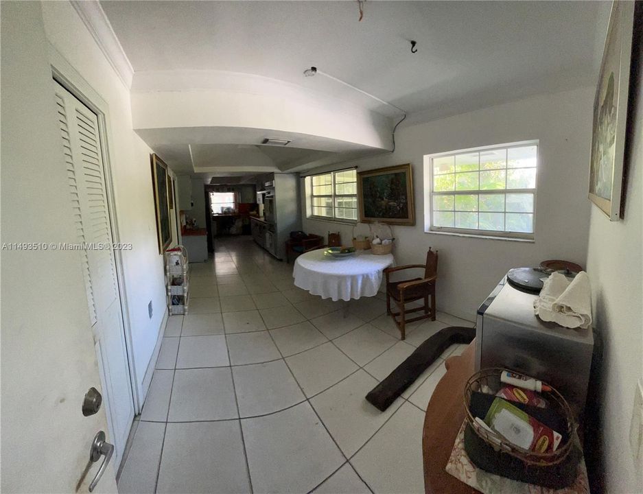 Недавно продано: $1,600,000 (5 спален, 4 ванн, 3521 Квадратных фут)