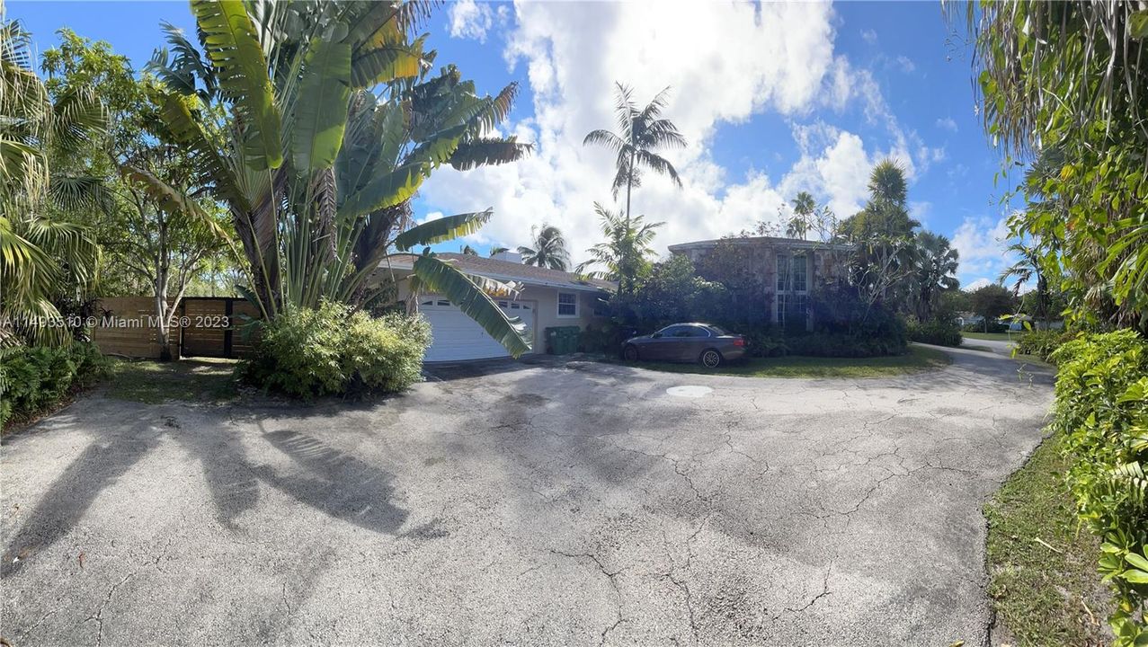 Недавно продано: $1,600,000 (5 спален, 4 ванн, 3521 Квадратных фут)