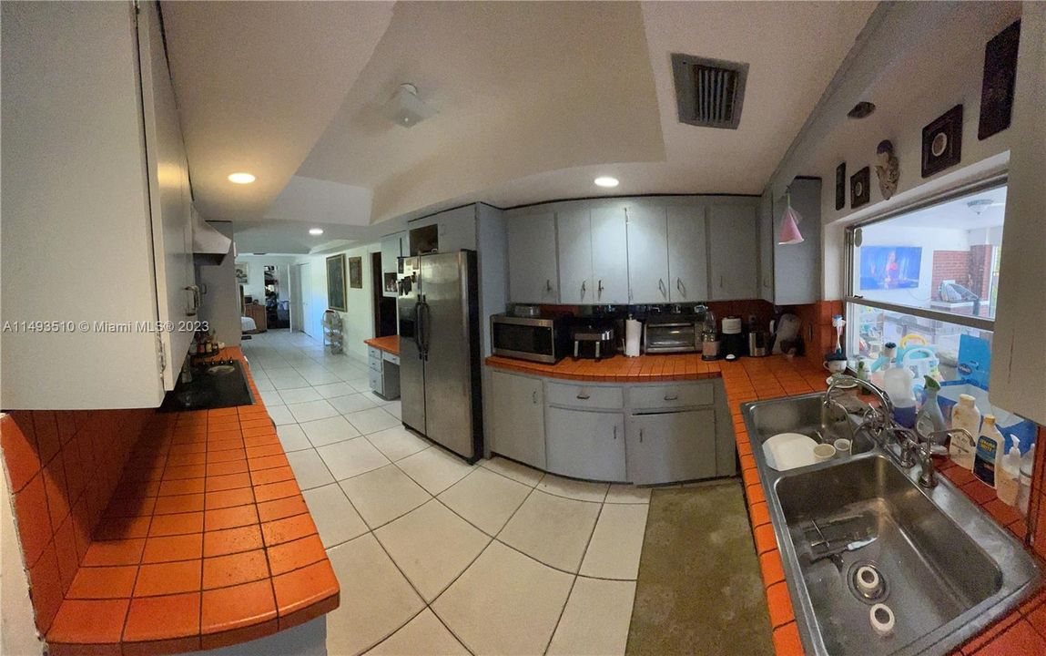 Недавно продано: $1,600,000 (5 спален, 4 ванн, 3521 Квадратных фут)