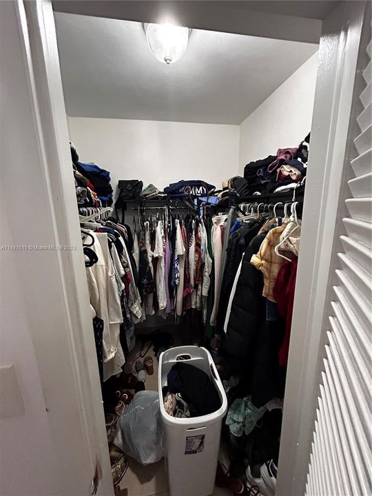 Недавно продано: $1,600,000 (5 спален, 4 ванн, 3521 Квадратных фут)