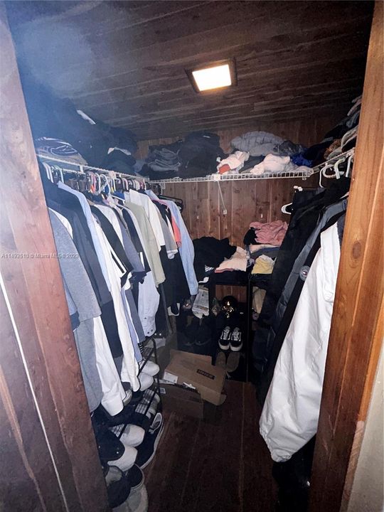 Недавно продано: $1,600,000 (5 спален, 4 ванн, 3521 Квадратных фут)