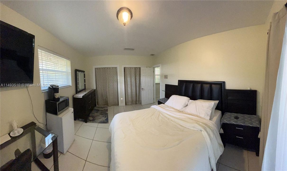 Недавно продано: $1,600,000 (5 спален, 4 ванн, 3521 Квадратных фут)