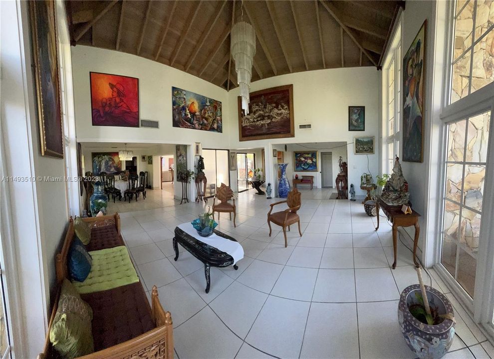 Недавно продано: $1,600,000 (5 спален, 4 ванн, 3521 Квадратных фут)