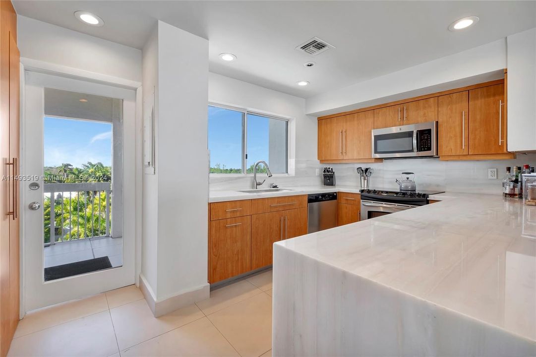 Vendido Recientemente: $1,595,000 (2 camas, 2 baños, 1530 Pies cuadrados)