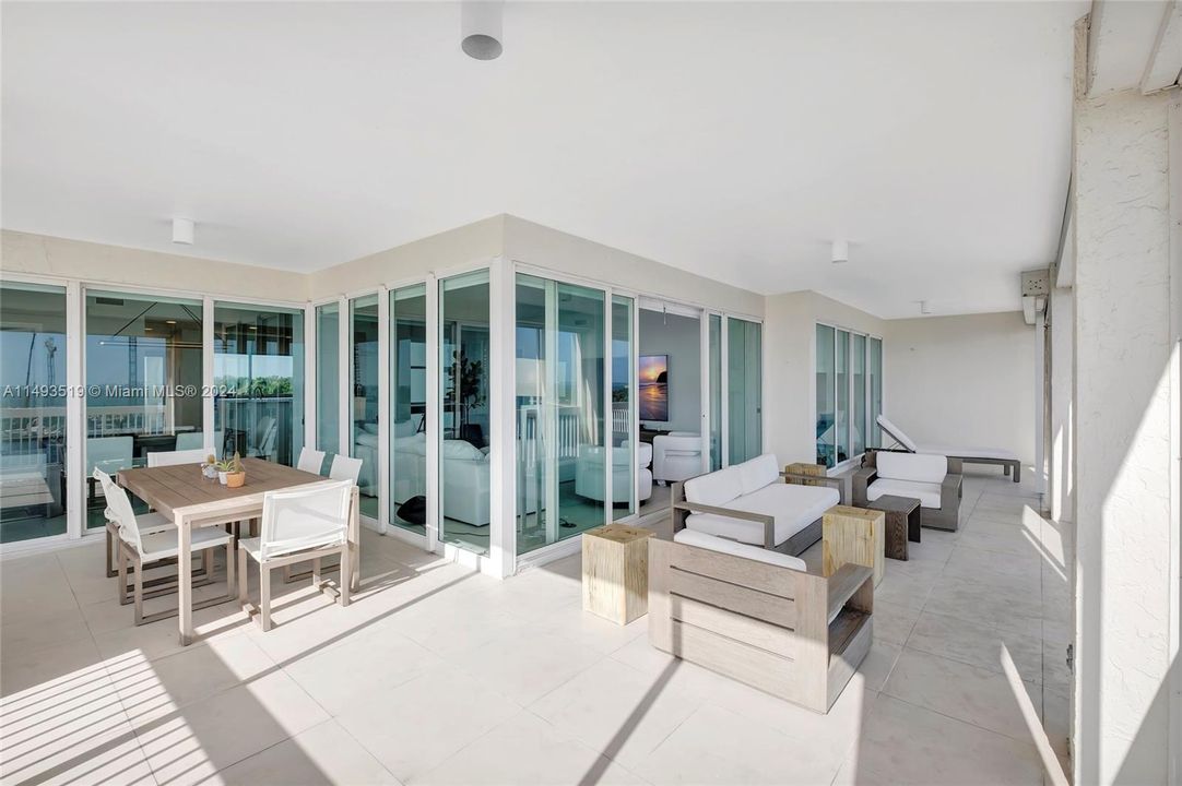 Vendido Recientemente: $1,595,000 (2 camas, 2 baños, 1530 Pies cuadrados)