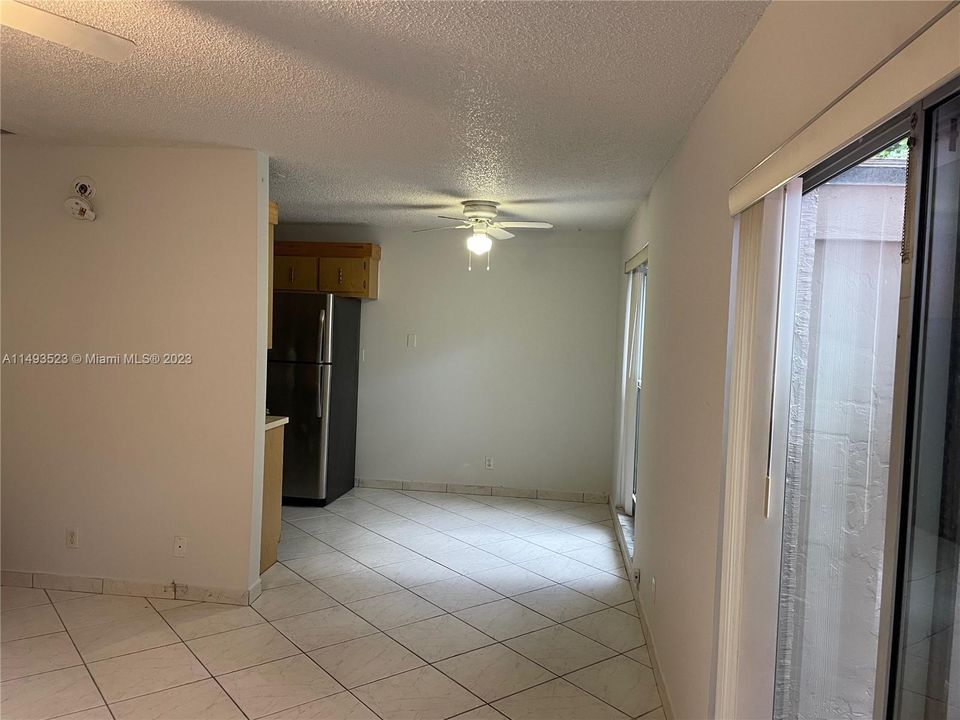 Recently Rented: $1,675 (1 beds, 1 baths, 700 Square Feet)