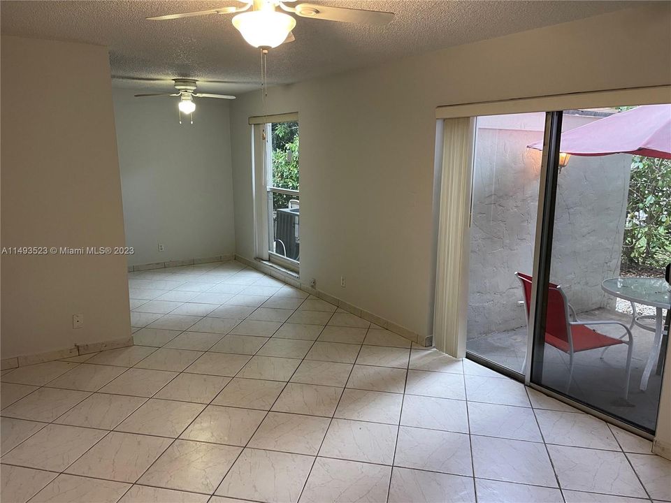 Recently Rented: $1,675 (1 beds, 1 baths, 700 Square Feet)