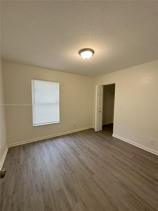 Recently Rented: $2,500 (3 beds, 2 baths, 1080 Square Feet)