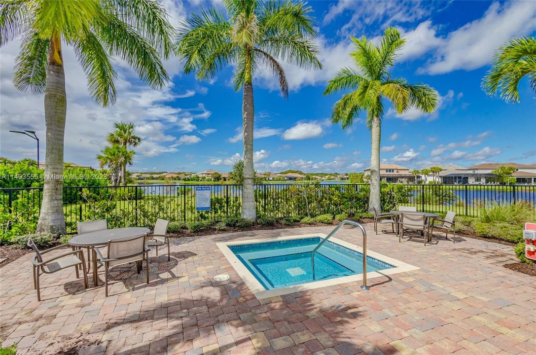 Recently Sold: $2,350,000 (6 beds, 4 baths, 4885 Square Feet)