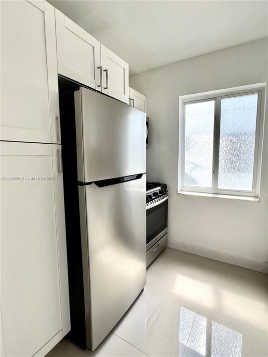Active With Contract: $215,000 (0 beds, 1 baths, 420 Square Feet)
