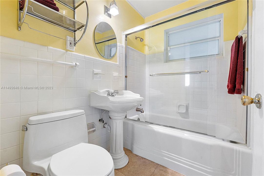 Recently Sold: $599,000 (3 beds, 2 baths, 1596 Square Feet)