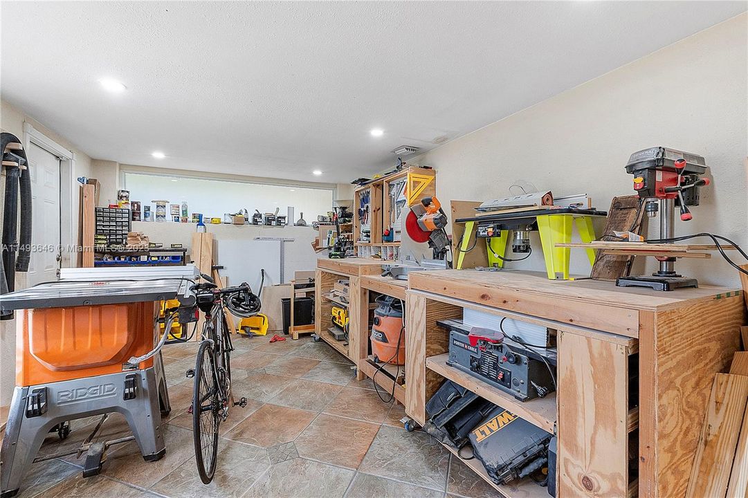 Recently Sold: $599,000 (3 beds, 2 baths, 1596 Square Feet)