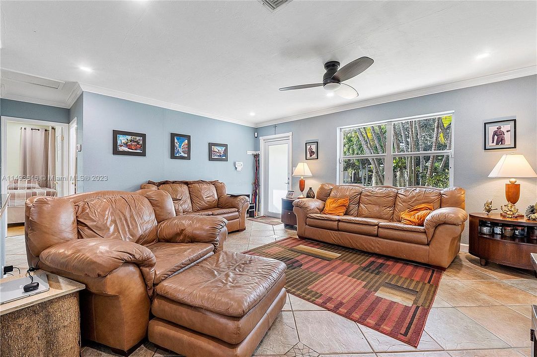 Recently Sold: $599,000 (3 beds, 2 baths, 1596 Square Feet)