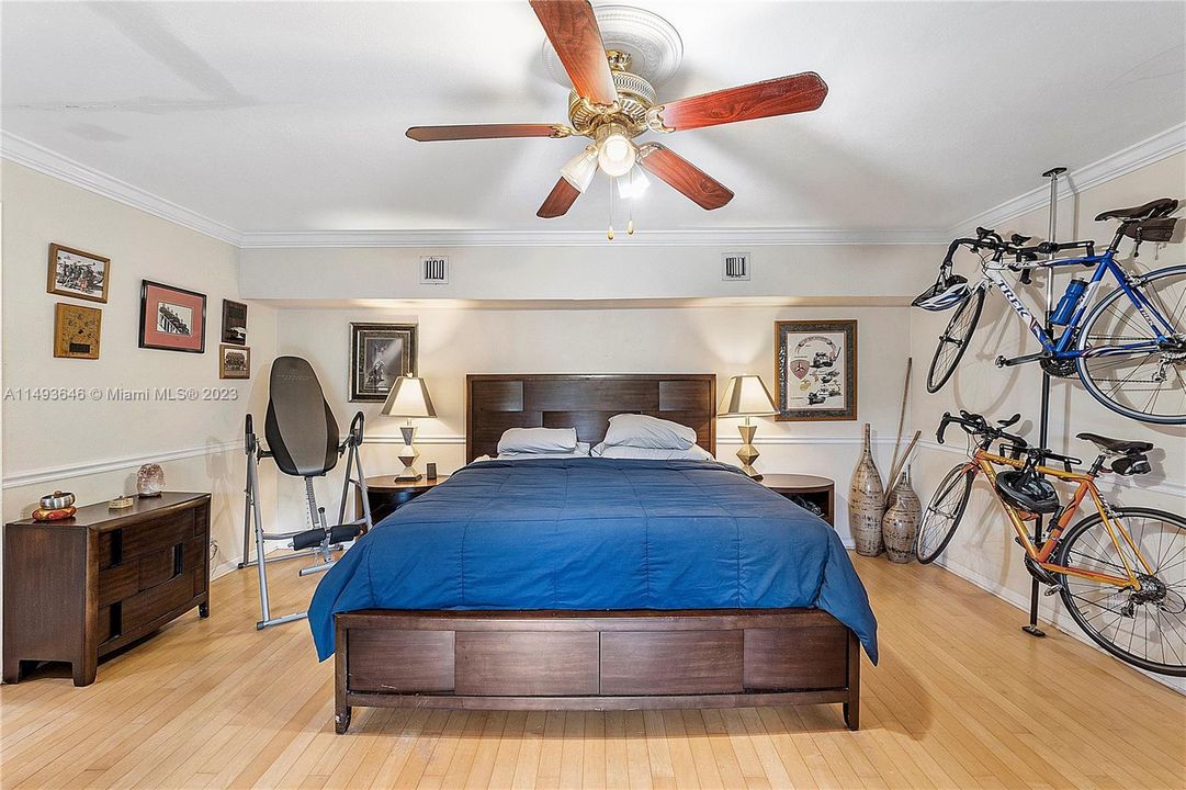 Recently Sold: $599,000 (3 beds, 2 baths, 1596 Square Feet)