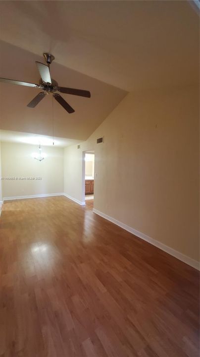 Recently Sold: $212,000 (1 beds, 1 baths, 780 Square Feet)