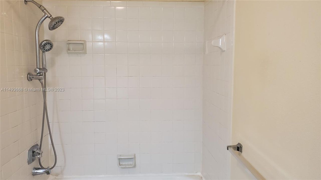 Recently Sold: $212,000 (1 beds, 1 baths, 780 Square Feet)