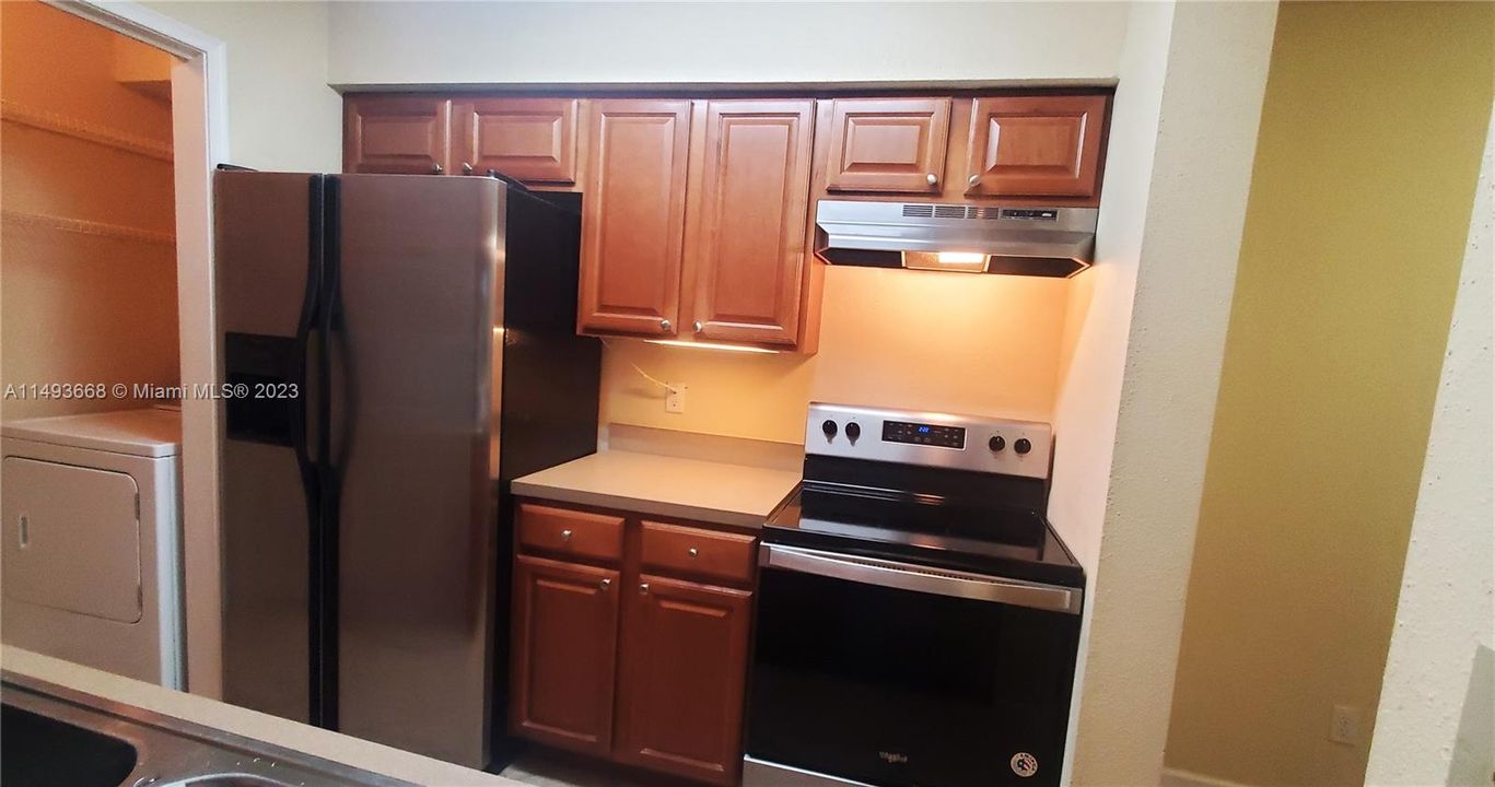 Recently Sold: $212,000 (1 beds, 1 baths, 780 Square Feet)