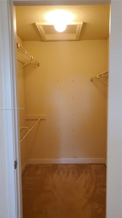 Recently Sold: $212,000 (1 beds, 1 baths, 780 Square Feet)