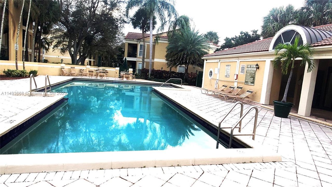 Recently Sold: $212,000 (1 beds, 1 baths, 780 Square Feet)