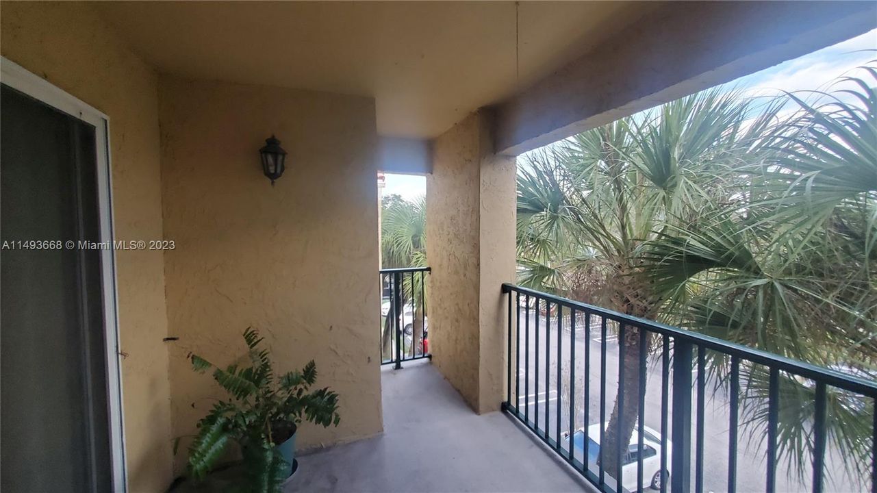 Recently Sold: $212,000 (1 beds, 1 baths, 780 Square Feet)