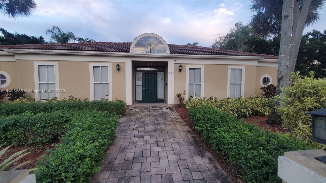 Recently Sold: $212,000 (1 beds, 1 baths, 780 Square Feet)