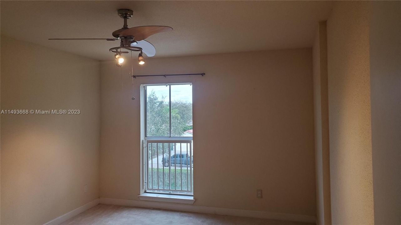 Recently Sold: $212,000 (1 beds, 1 baths, 780 Square Feet)