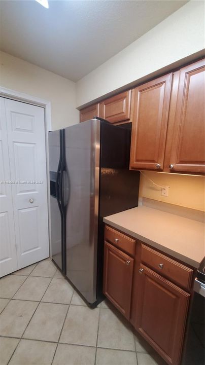 Recently Sold: $212,000 (1 beds, 1 baths, 780 Square Feet)