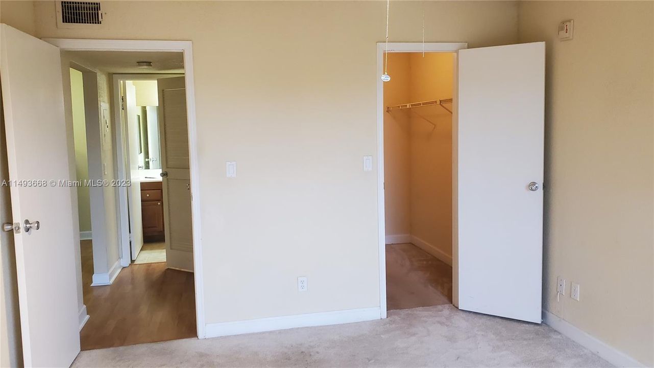 Recently Sold: $212,000 (1 beds, 1 baths, 780 Square Feet)