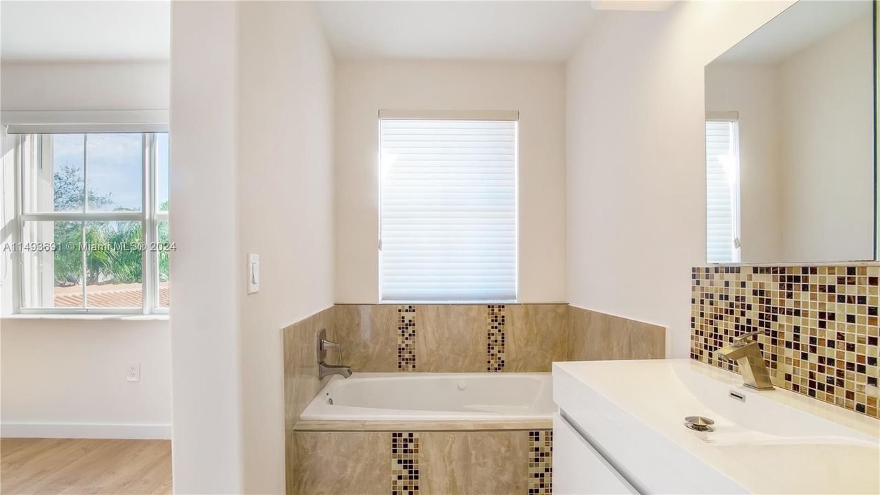 Recently Rented: $3,395 (2 beds, 2 baths, 1404 Square Feet)