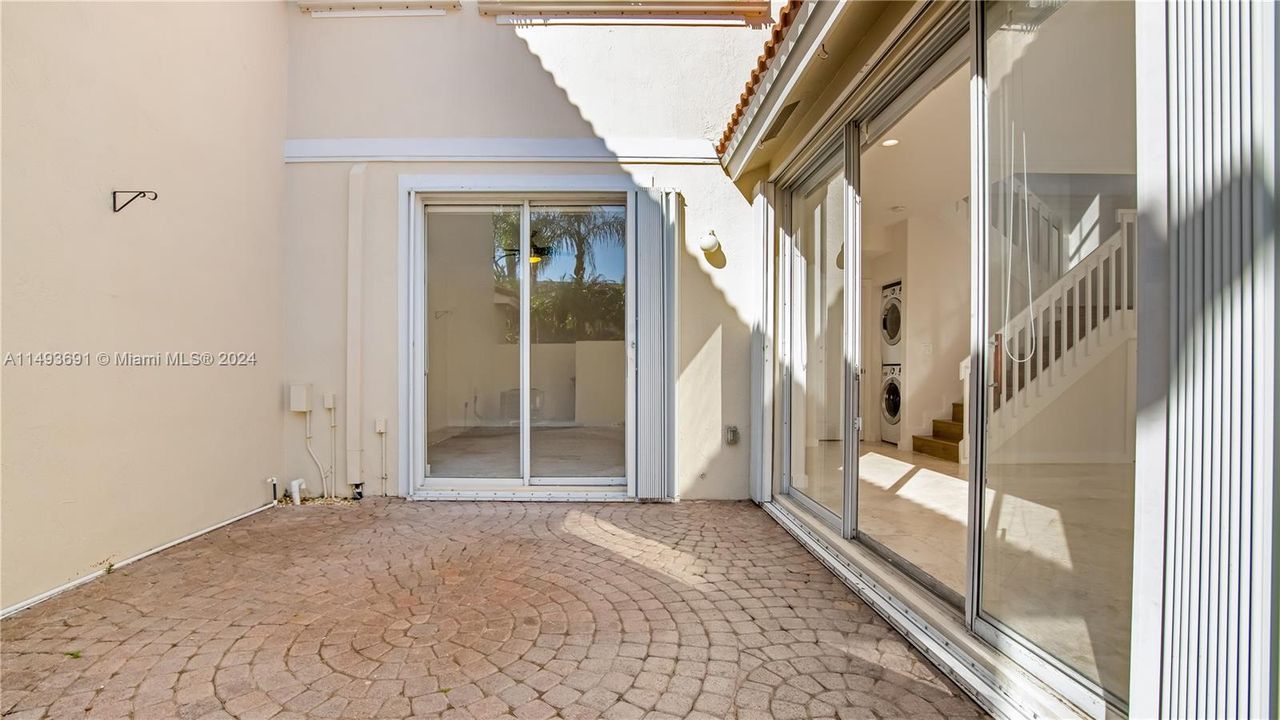 Recently Rented: $3,395 (2 beds, 2 baths, 1404 Square Feet)