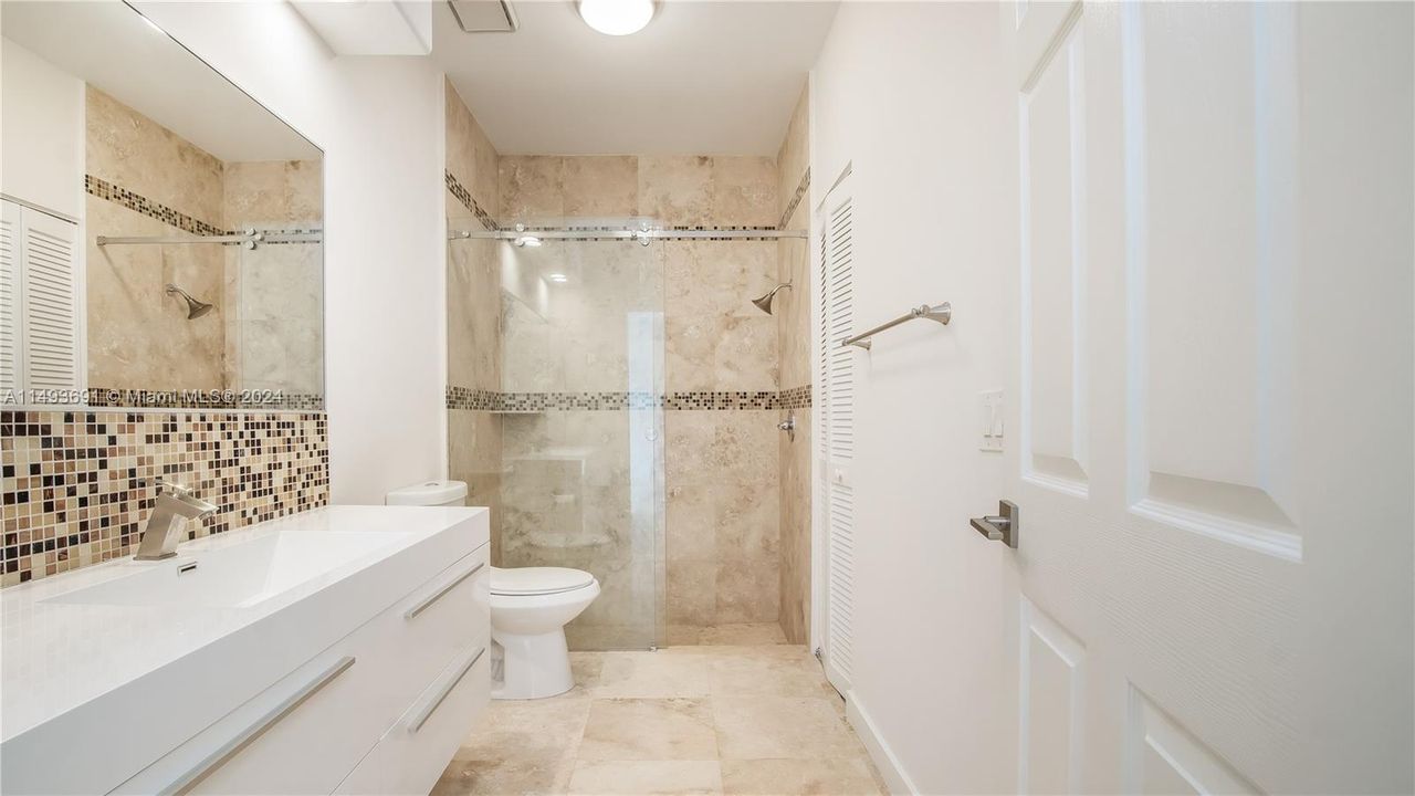 Recently Rented: $3,395 (2 beds, 2 baths, 1404 Square Feet)